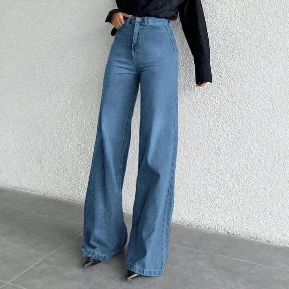 Medium Wash Casual Women's Loose Fit Commuter Straight Leg Jeans With Pockets - Picture 3 of 5